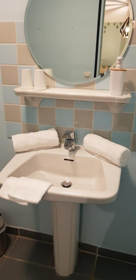 Bed and Breakfast Bleu Bonheur Dennevy Экстерьер фото