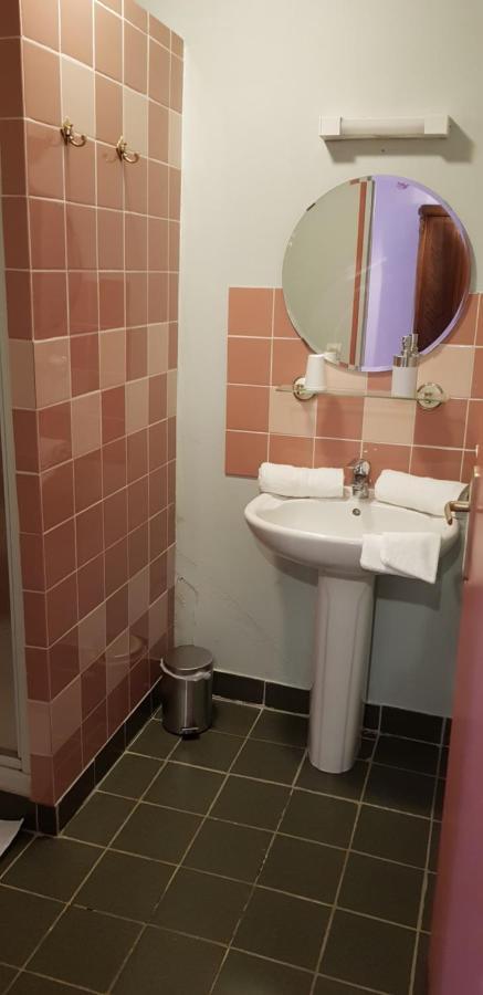 Bed and Breakfast Bleu Bonheur Dennevy Экстерьер фото